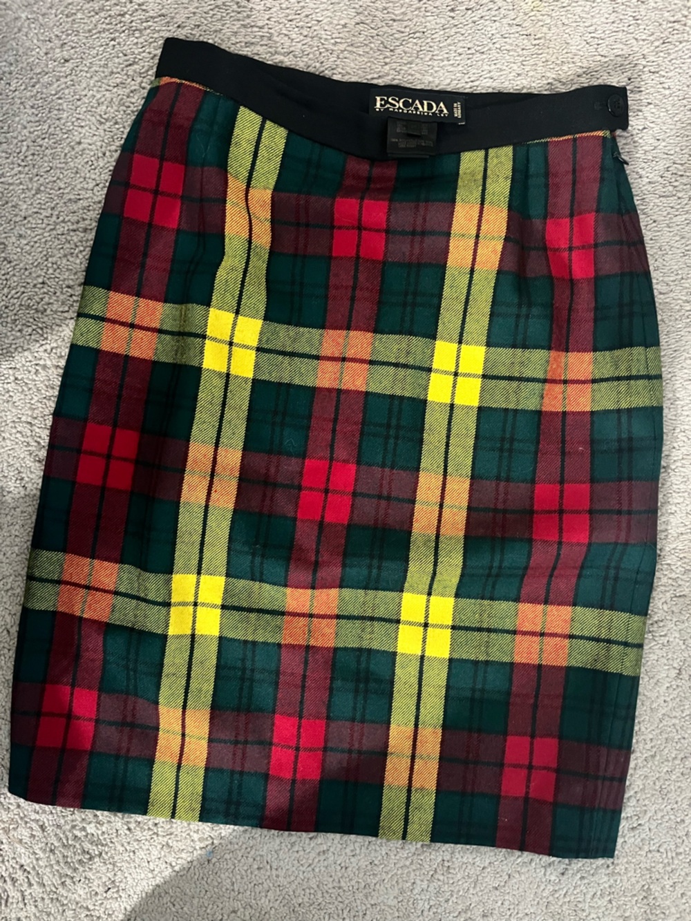 Escada Black Label Tag Wool skirt.